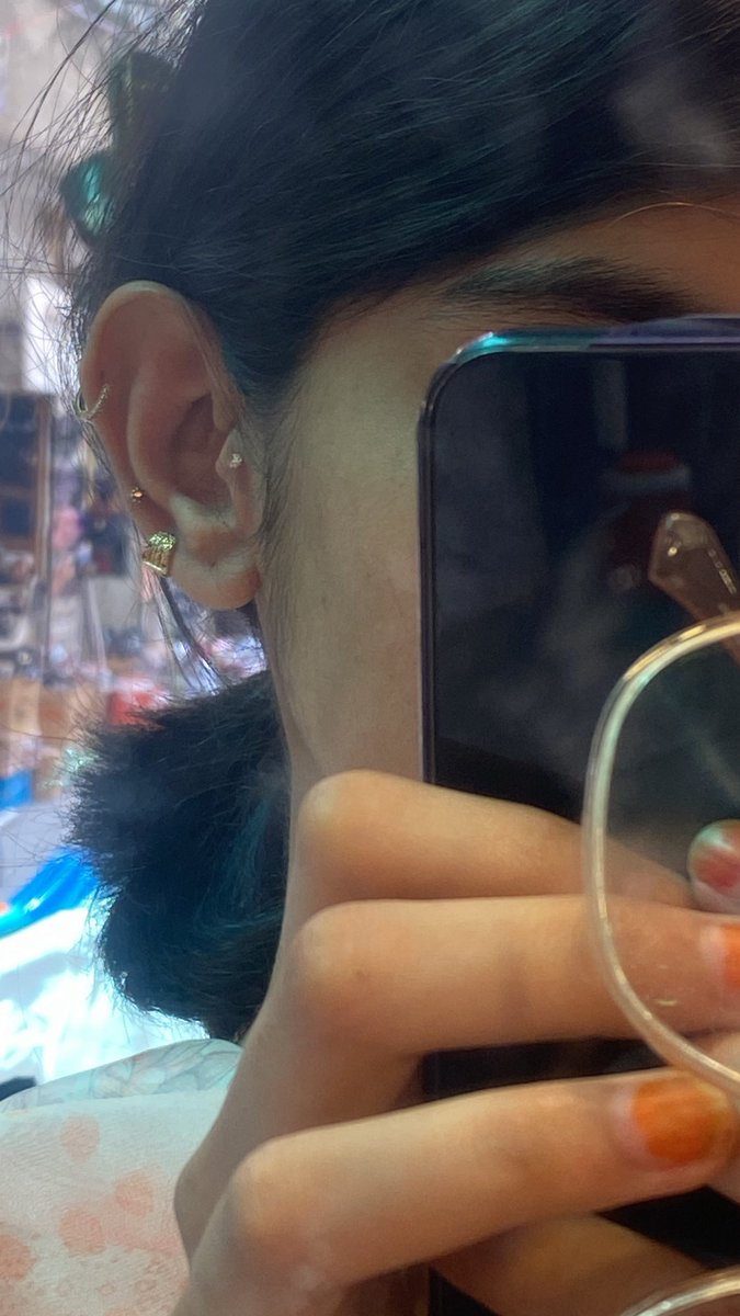rreebaaa's tweet photo. YAYAYAYA AIK OR PIERCING KRWA LIIII AHAHAHAHHAHAHAH https://t.co/Rf5nEePa2v