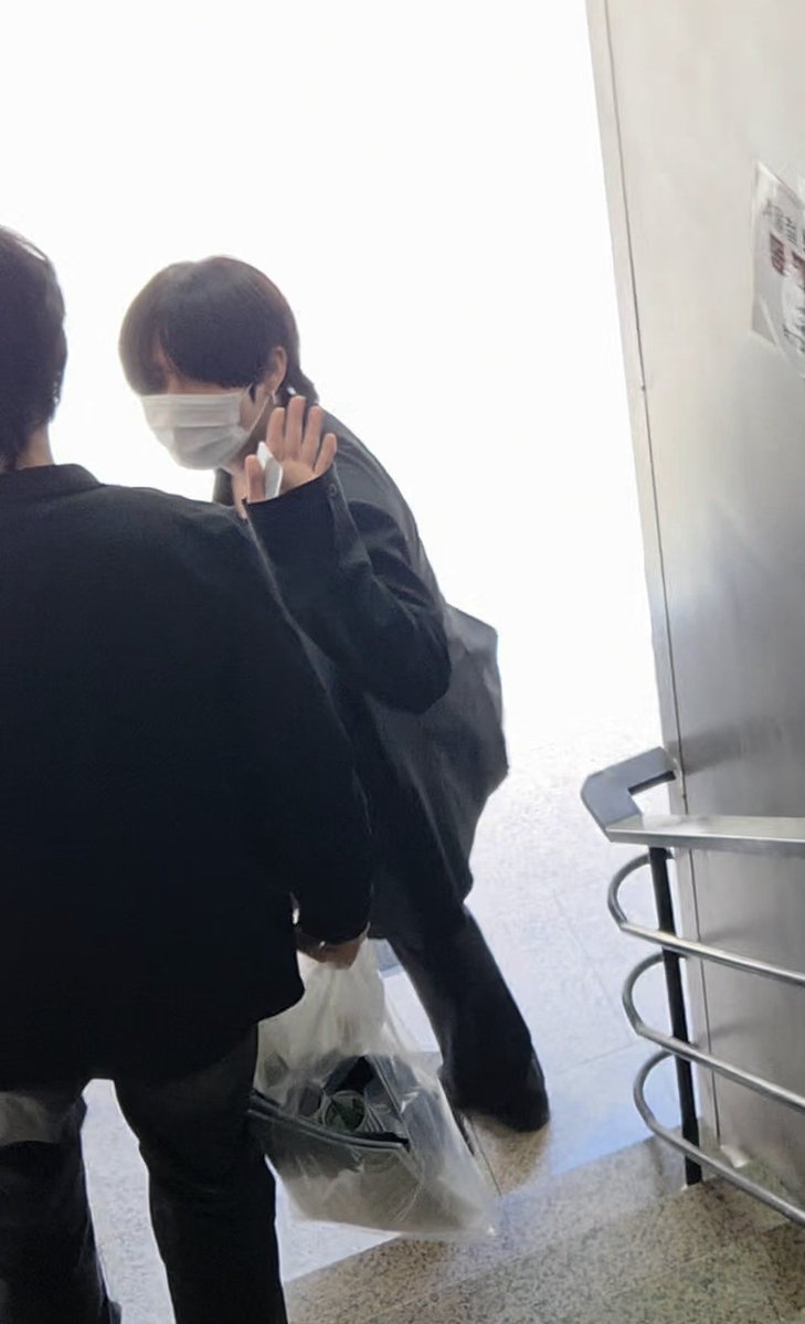 따구르트 tweet media