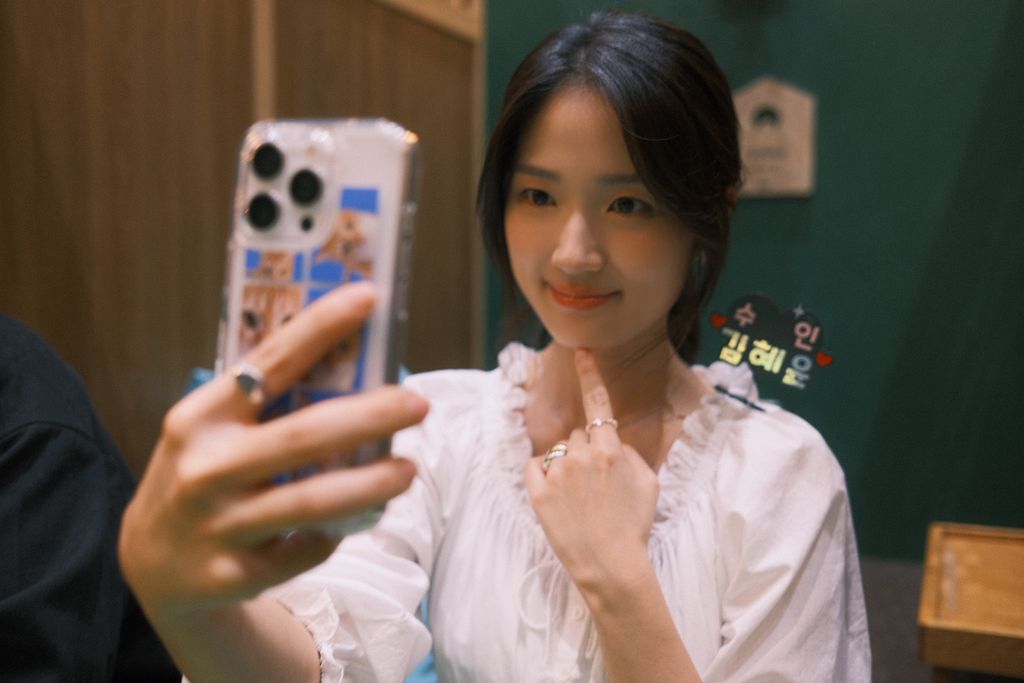 율주 tweet media