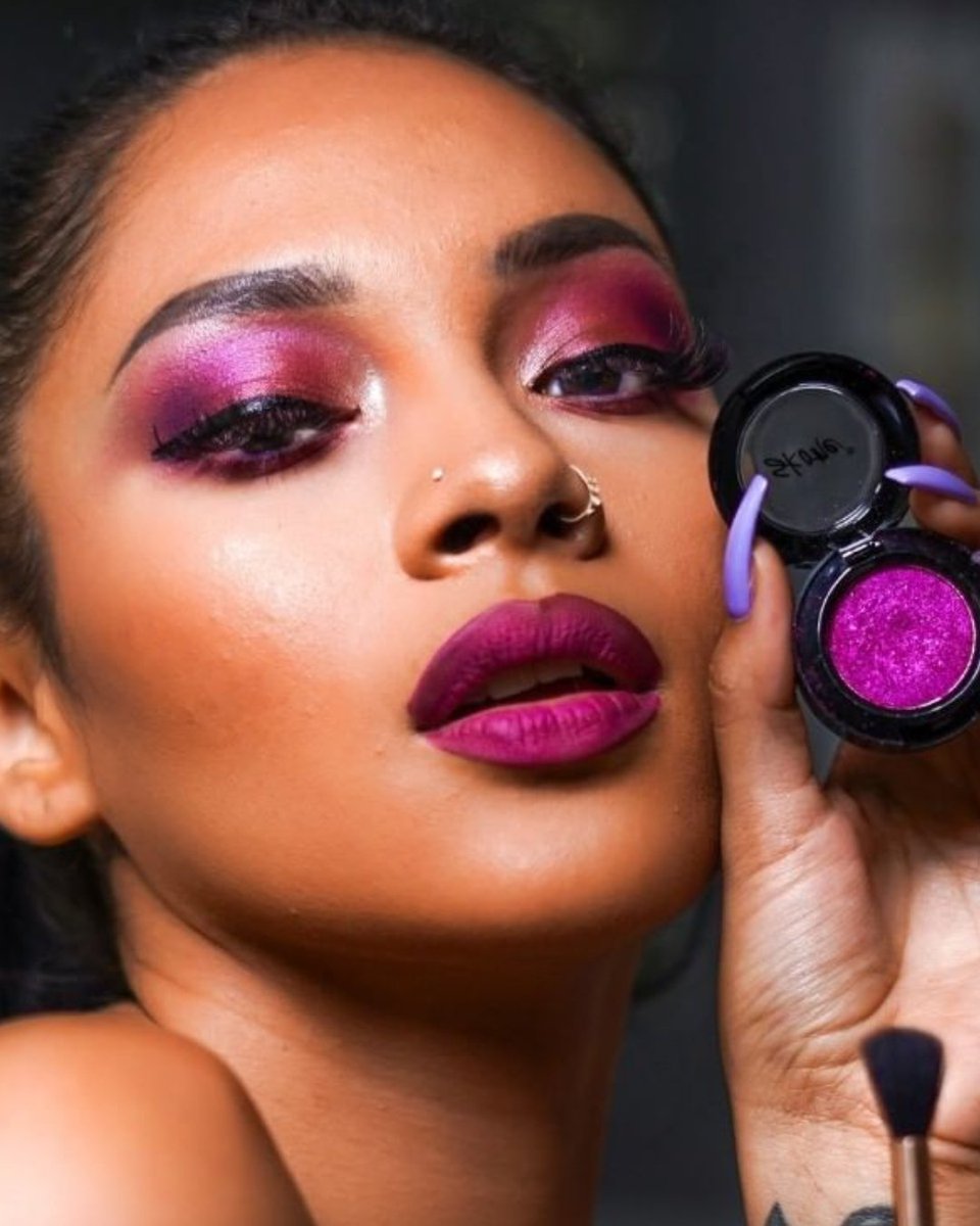 SKONEcosmetics's tweet image. This hot pink duo is a total match made in heaven. It’s bright, bold, and perfectly pink just the way we like it. 🍓💕

Ft. 
Gems Eyeshadow in ‘strawberries’
Luxe Lipstick in ‘maxamillion’

Grab them now!

#makeuplover #beautybrand #makeupbrand #crueltyfreemakeup #skonecosmetics
