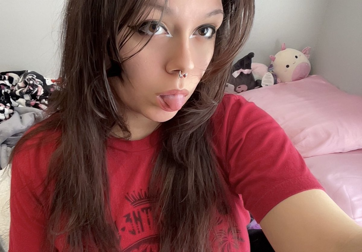 CoffeE-girl :3 tweet media