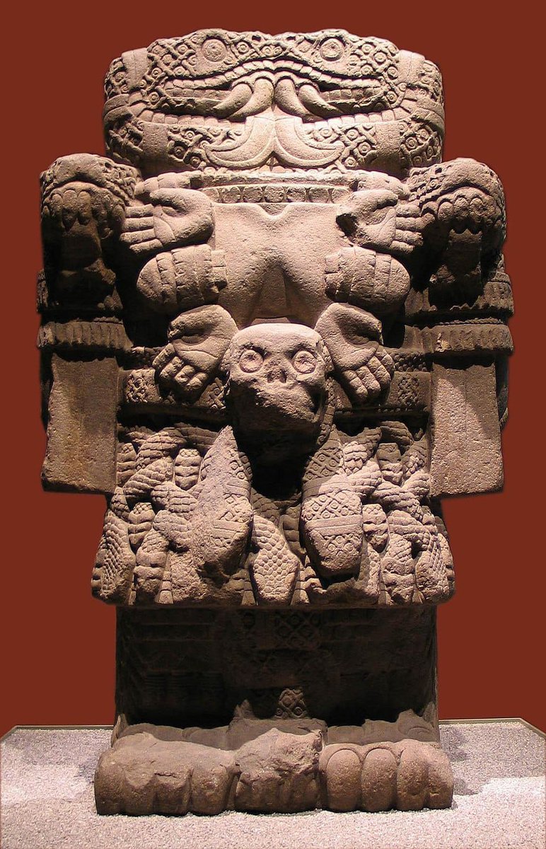 MiguelCalabria3's tweet image. Estatua de Coatlicue, enigmática. 
La estatua de Coatlicue, talla enandesita, azteca .  2,52 metros de altura y fue tallada en andesita, originalmente policromada, por un anónimo artista mexica
1 milenio 
En el Museo Nacional de Antropología #CDMX #México
@shei_silvn
@soyunmani
