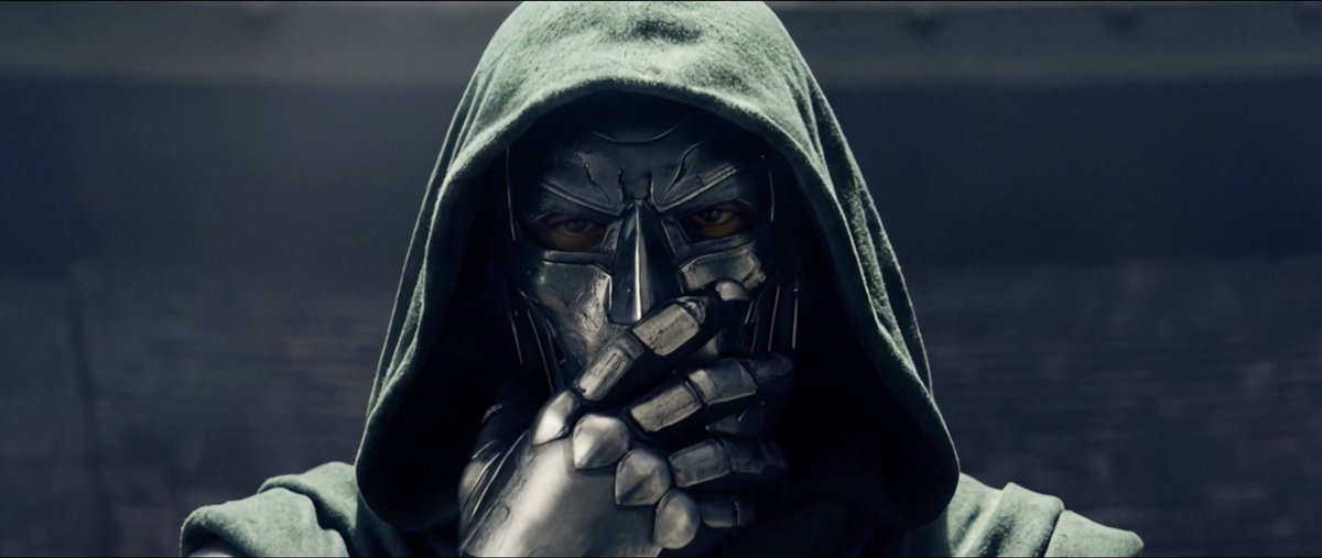 Thor does a charge attack on Doom, and doom stops stormbreaker with his one hand, holy aura.. I NEED TO SEE IT