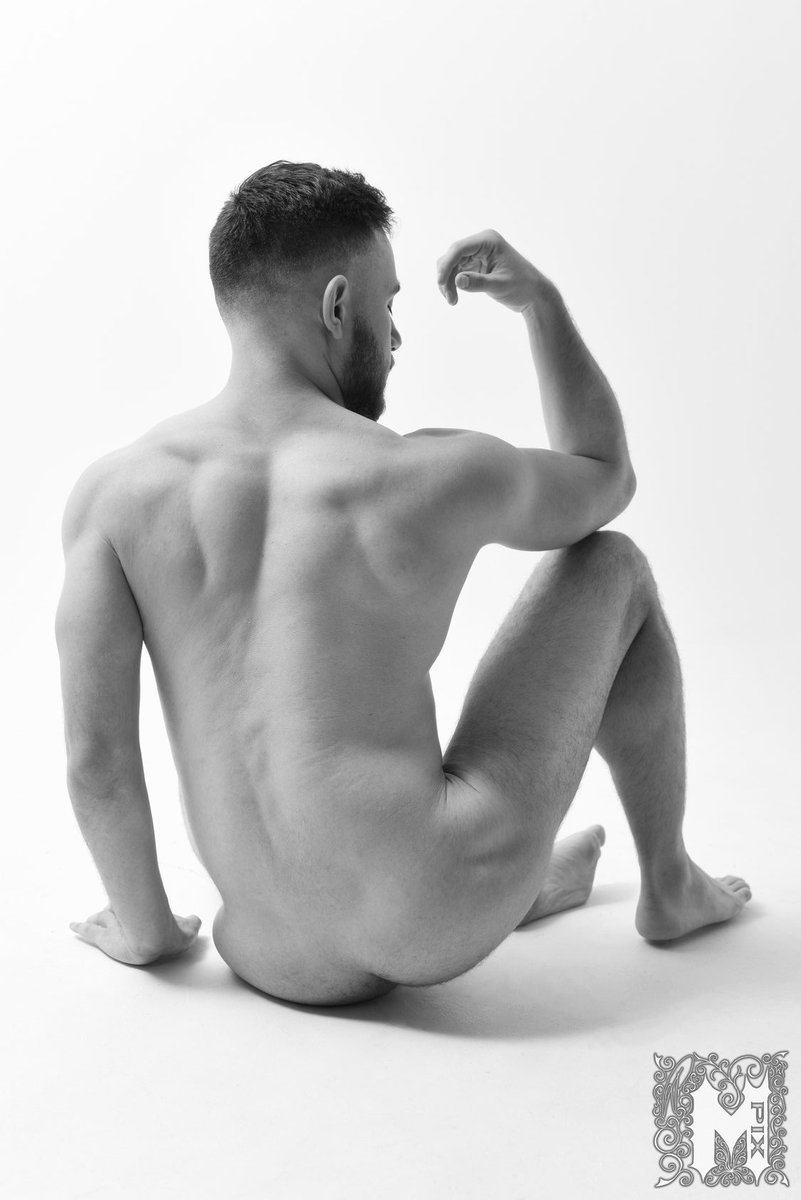 MusclePix tweet media