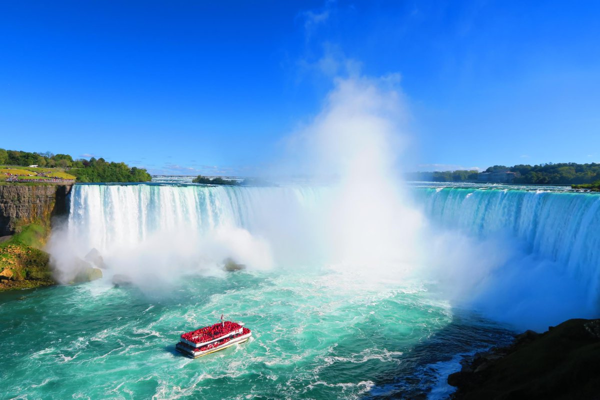 MyCanadaTrips's tweet image. A memorable journey from #Toronto &amp;amp; #NiagaraFalls to the #CanadianRockies, including #Banff and the #IcefieldsParkway with glacier experiences &amp;amp; iconic scenery. Continue with a luxury #RockyMountaineer rail journey, time in #Vancouver &amp;amp; an Alaska cruise with #HollandAmericaLine.