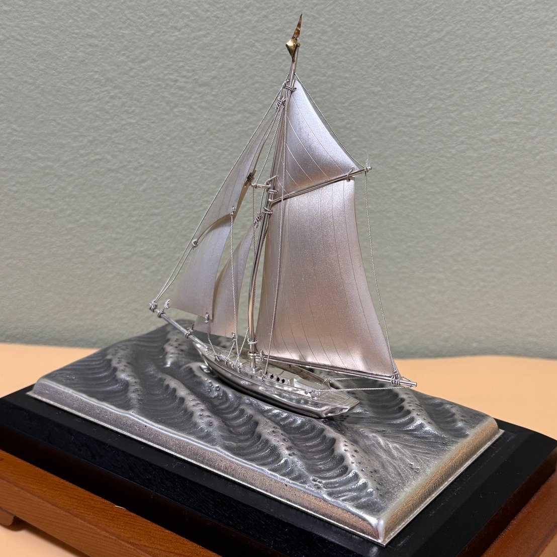 こんばんは！たにやです。

本日は、帆船の模型 [船体純銀製]🚢をブログにてご紹介しています📝

よろしければご覧ください☑✨
pawnshop-taniya.com/pages/76/detai…

#純銀 #模型 #コレクション  #たにや #質屋 #質店 #買取 #質預かり #ブランド #登戸 #向ヶ丘遊園 #宿河原 #多摩区 #高津区 #宮前区 #麻生区