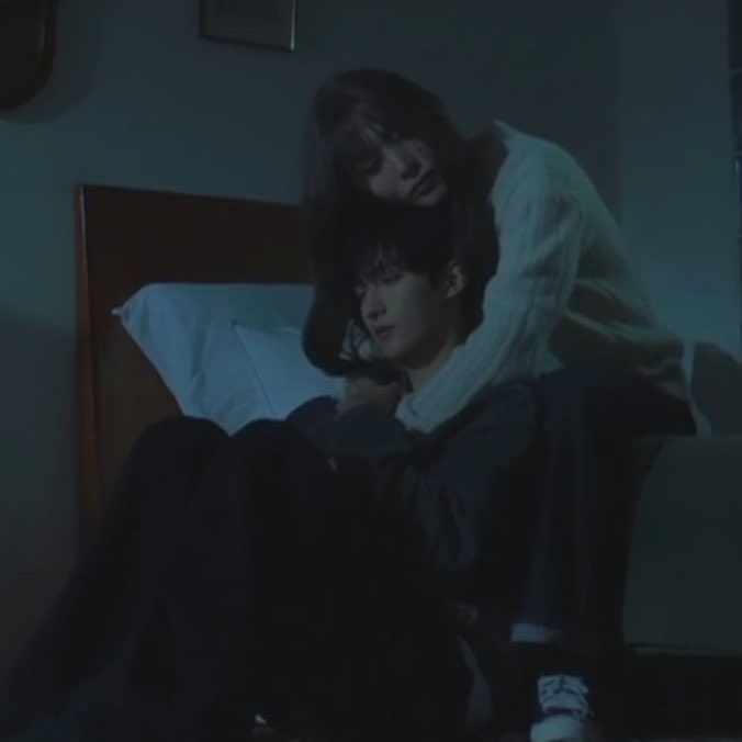 lip 🪸| CSD ON PINNED tweet media