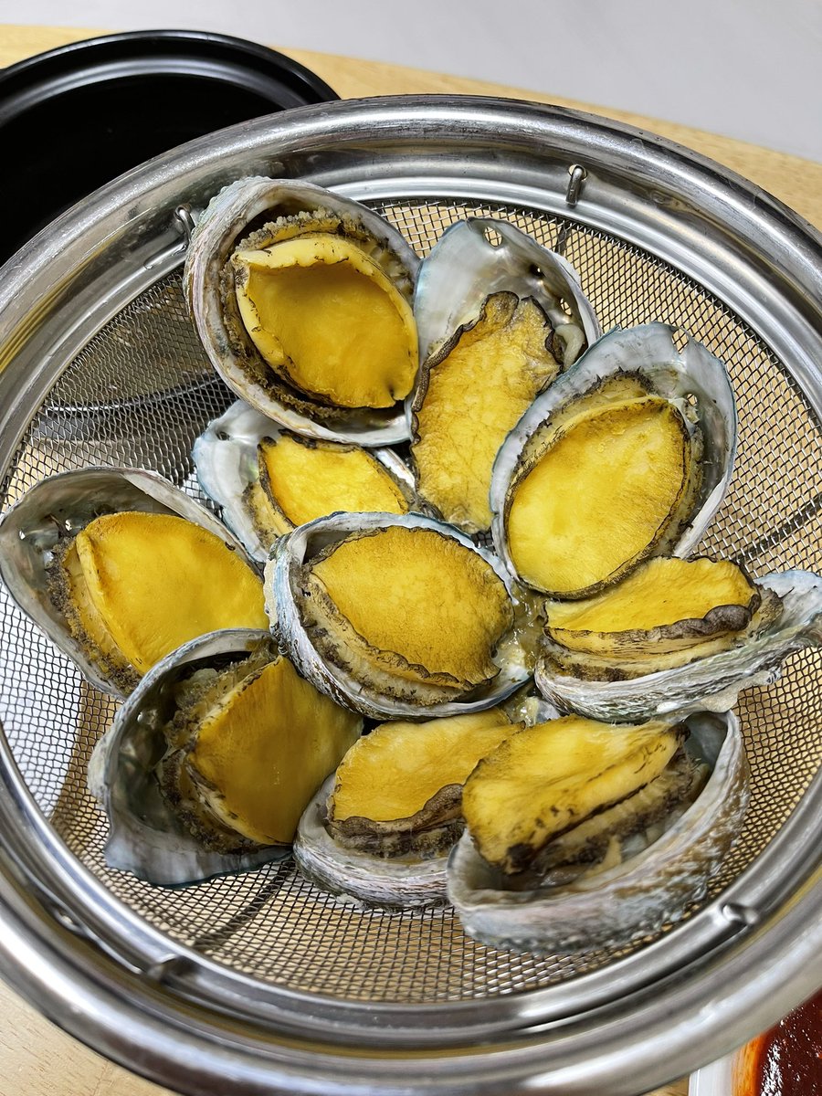 igwang's tweet photo. 전복입닏다~! #koreanfood https://t.co/LdutHfa7bm