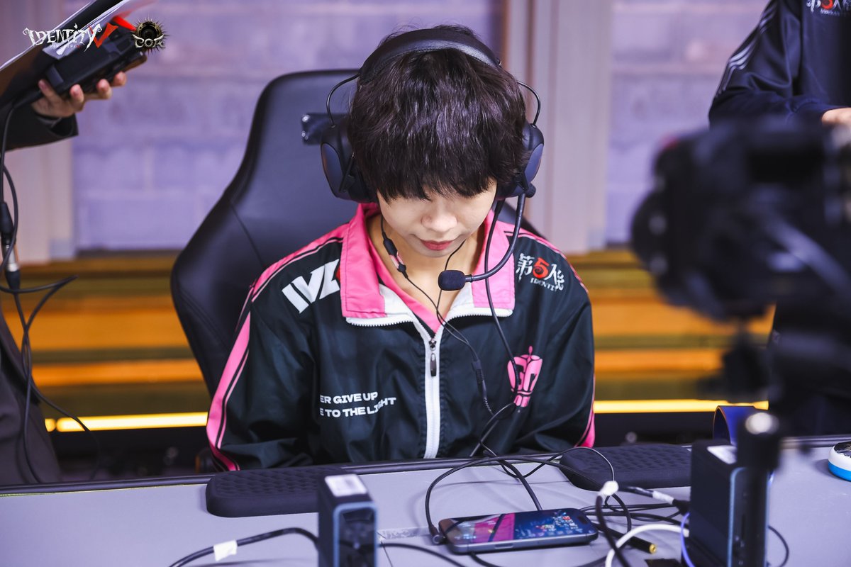 【公式】IdentityⅤ 第五人格eスポーツ事務所 tweet media