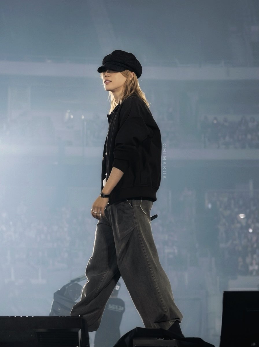 ⸊ဂဗ tweet media