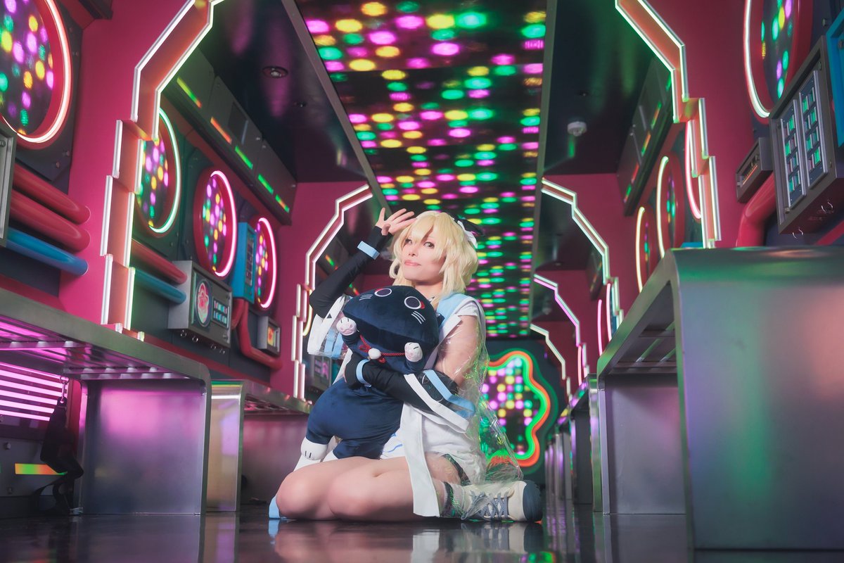 cos_11ne's tweet photo. cosplay
鴨コスさんのフューチャートレインでの撮影🚄

めっちゃ過酷やったけどここでしか撮影できないロケーションだし、ヒロさんが美少女に撮ってくださって大満足✌✌

photo　@bewith208407
#鴨コス
#フューチャートレイン https://t.co/ZR9h0UtogF