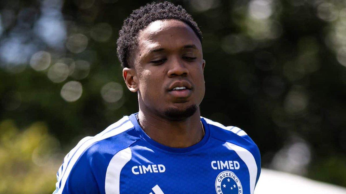 _luccarajao's tweet photo. 🚨Luis Sinisterra vem participando dos treinamentos de forma integral com o grupo celeste nos últimos dias, mas ainda aguarda-se a confirmação se será relacionado para o jogo do próximo sábado.

📰 @samuelvenancio https://t.co/GNRYi2HHA2
