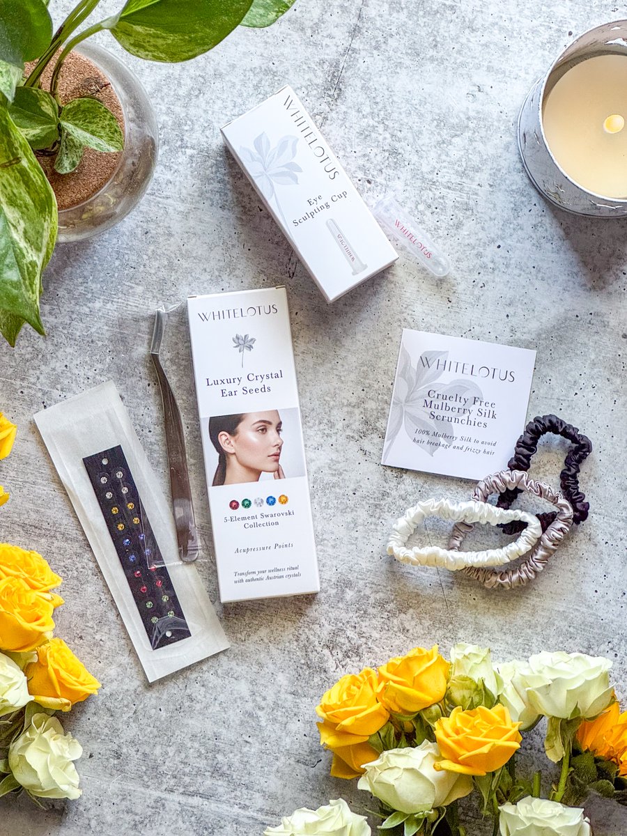 DeliciouslySavv's tweet image. Luxury self-care made simple 💆‍♀️✨

Obsessed with these @UltaBeauty finds from White Lotus Beauty—perfect gifts for moms &amp;amp; every special woman in your life 💖 AD @Whitelotusshop #2026SMGNMothersDayGiftGuide💐

Read my full review👇
deliciouslysavvy.com/luxury-self-ca… 

#SelfCare #GiftIdeas