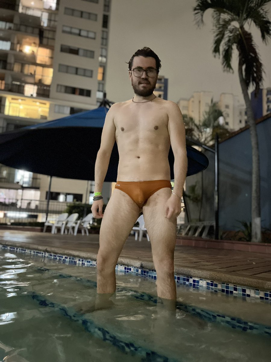 tutuco17 tweet media