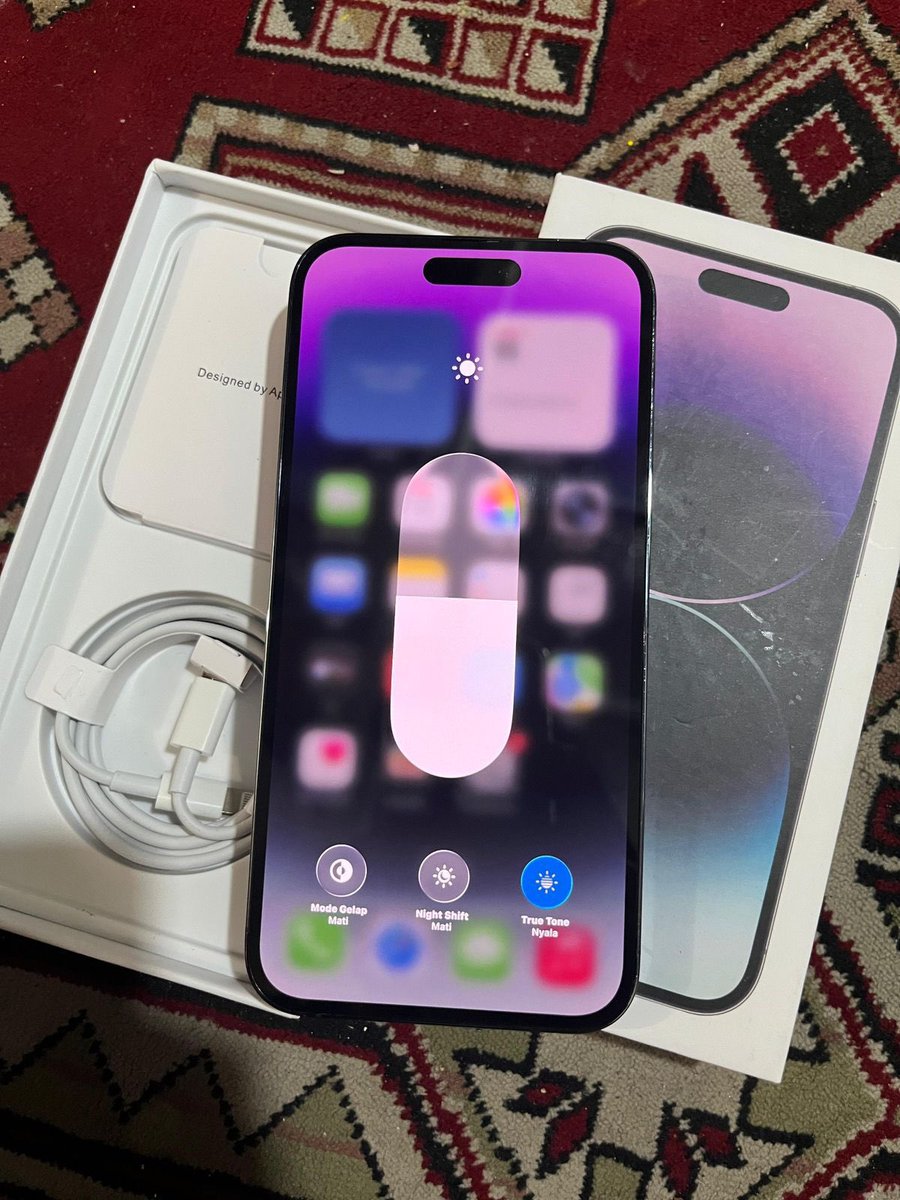 mcdayaaa's tweet photo. @enidsclaire bogor ka, sebagian udah sold yap barangkali minat aku ready 14 promax 128gb nominus ya 8,4 aja harga nett https://t.co/hyHgVt2KL0