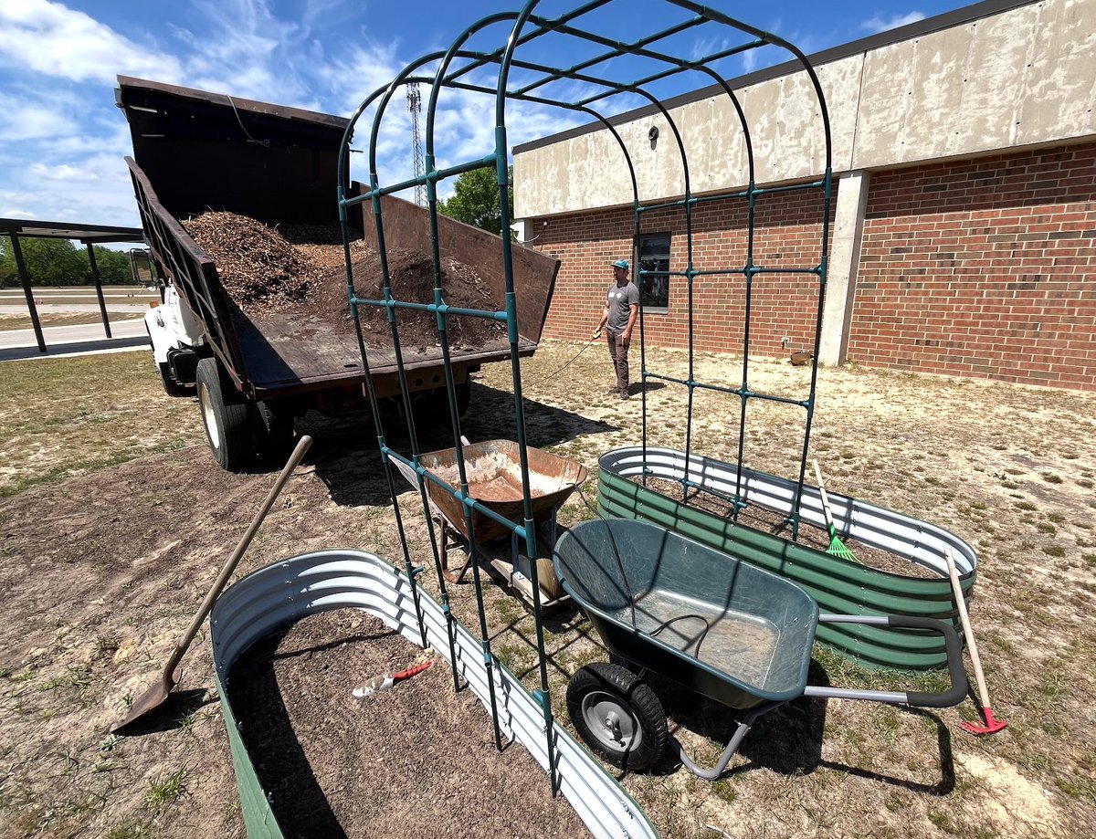 Gilbert Elementary School tweet media