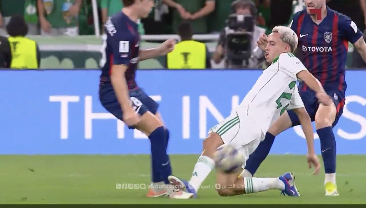 مشــهُــور 48🏆 tweet media