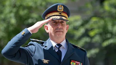 معك.
<a href="/LebarmyOfficial/">الجيش اللبناني</a>