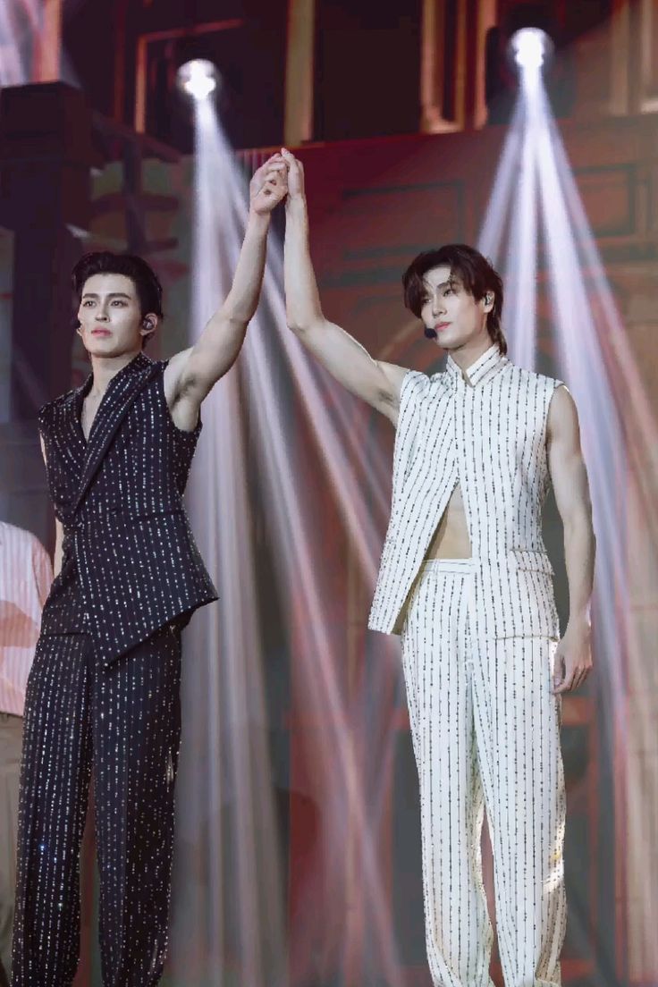 Rosie ⁷ 🌠🖇💓 tweet media