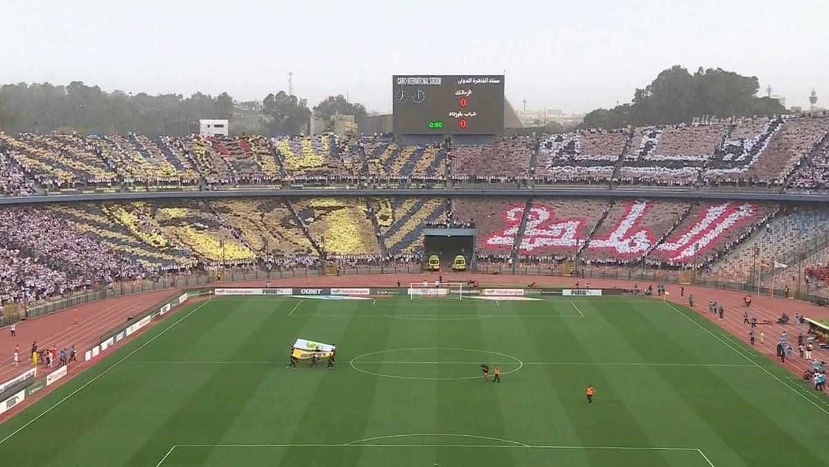 MokhtalatOff's tweet photo. دخلة فرعونية تاريخيّة لجمهورنا بمباراة اليوم حرمنا منها مخرج المباراة ⚽ 

الإبداع والابتكار المعتاد من جمهور الزمالك 🥷 https://t.co/0avpXr4iXv