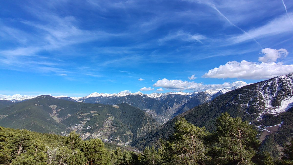 sebarroja's tweet photo. 🌐Avui toca neu i, provar el #Garmin #inREACH amb la xarxa de satèl·lits #IRIDIUM🛰️

#Pal #Andorra #PlaCaubella
@CampBASEcat tests https://t.co/FoXvC1yQ5o