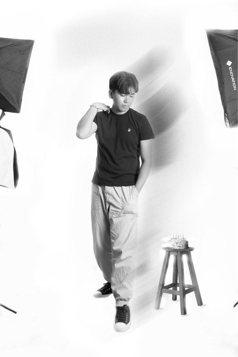 pauldi_18's tweet photo. birthday boi is here https://t.co/qP6rjBp621