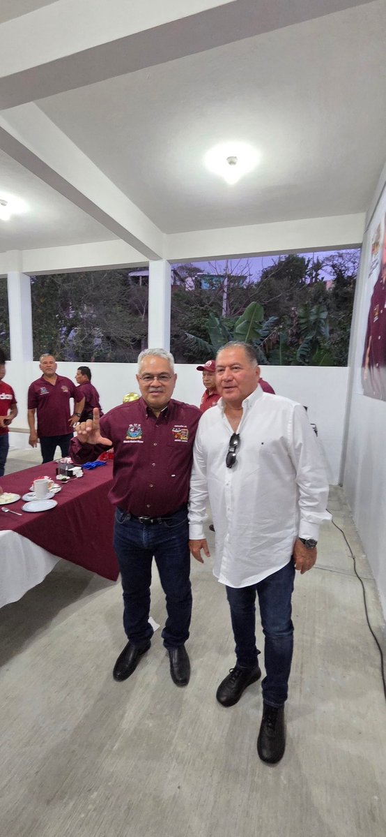 El dia de ayer contamos con la visita de nuestro líder <a href="/lgps03101/">@lgps0310</a> y sostuvo una productiva mesa de trabajo con los integrantes del grupo Tuxpan; y siguiendo la política de unidad y trabajo nos unimos a la celebración del 4o. Torneo de pesca ing.RICARDO ALDANA aportando presentes