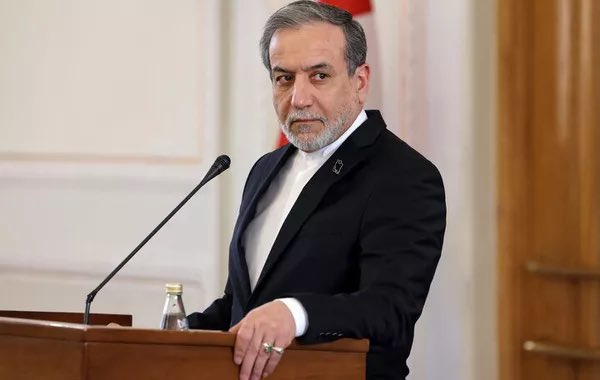 IRGC-linked media outlets like Fars News are now openly attacking regime FM Araghchi for declaring the Strait of Hormuz open.

There is widespread fury within their ranks. Many IRGC figures do not approve of making any kind of deal with the US.

Very, very interesting.