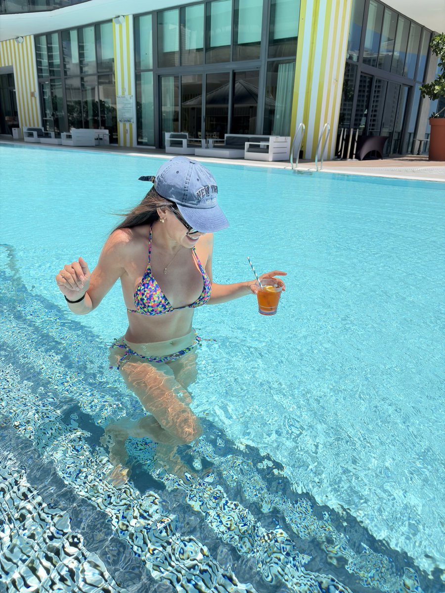 LADE BACKK tweet media