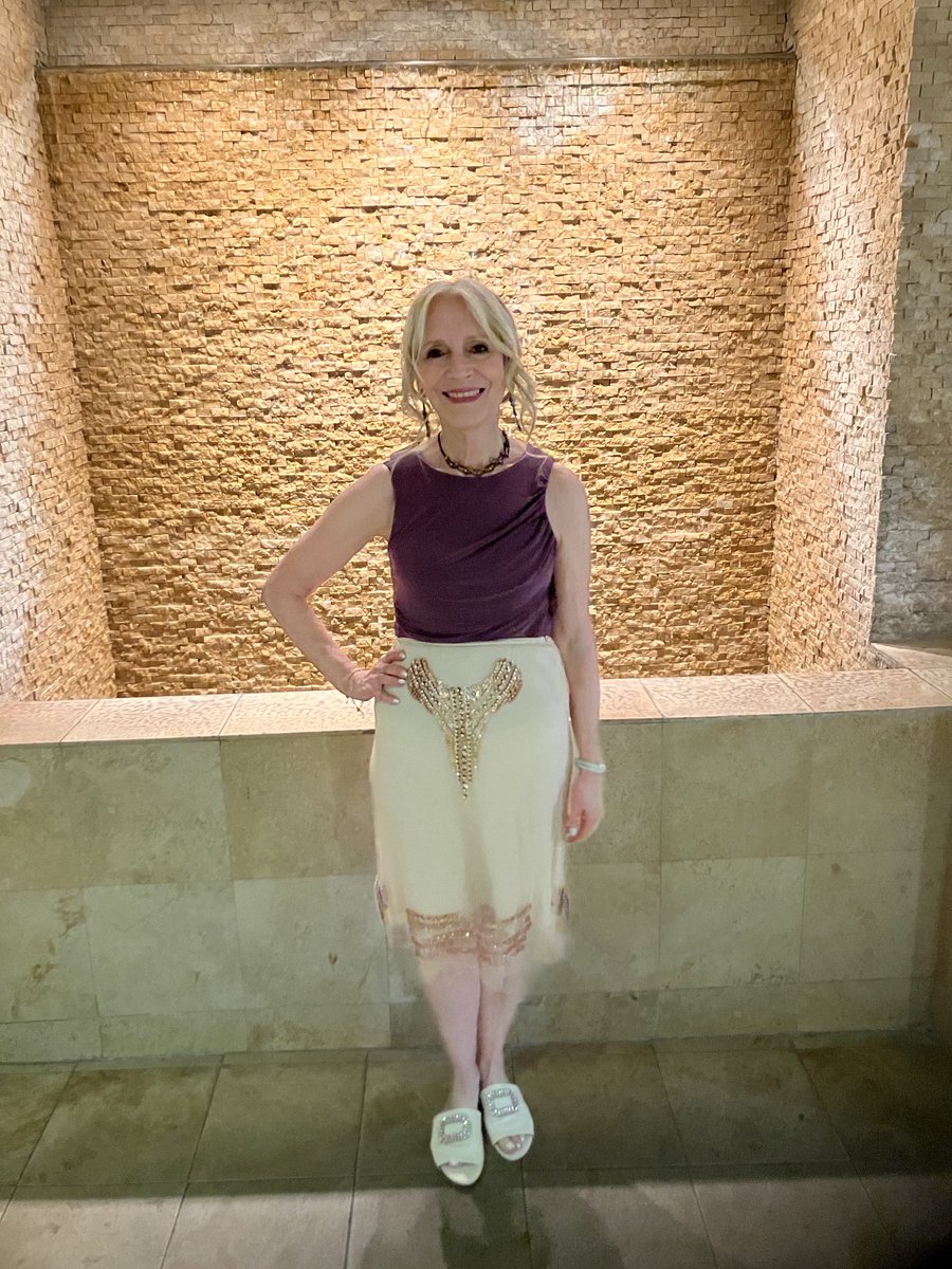 TheRosesP's tweet image. Good Friday and weekend guys ❤️🌸🏞️! Have a fabulous one! #Friday #weekend