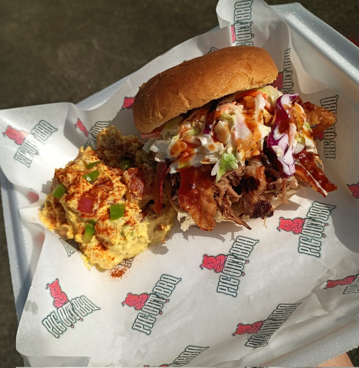 Pig Out BBQ tweet media