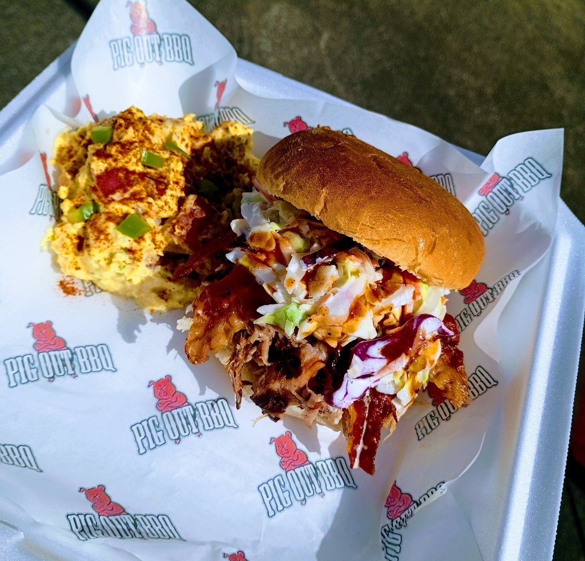 Pig Out BBQ tweet media