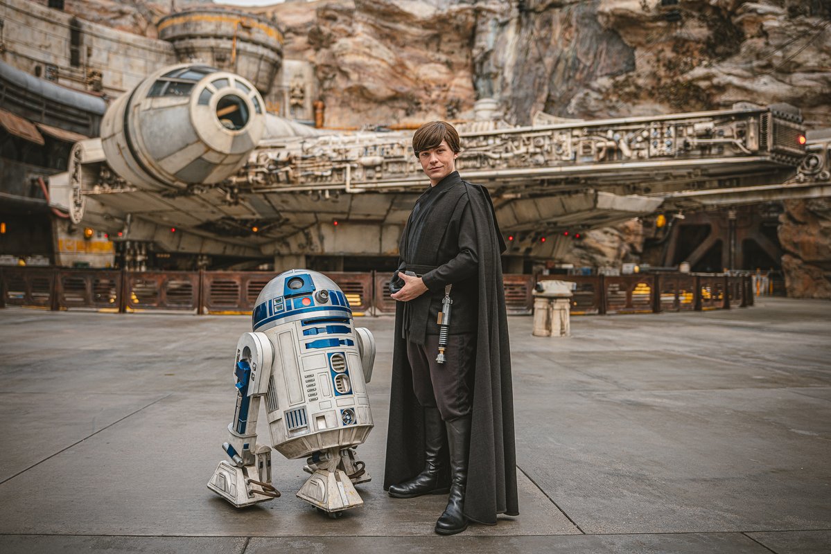 Disney Parks tweet media