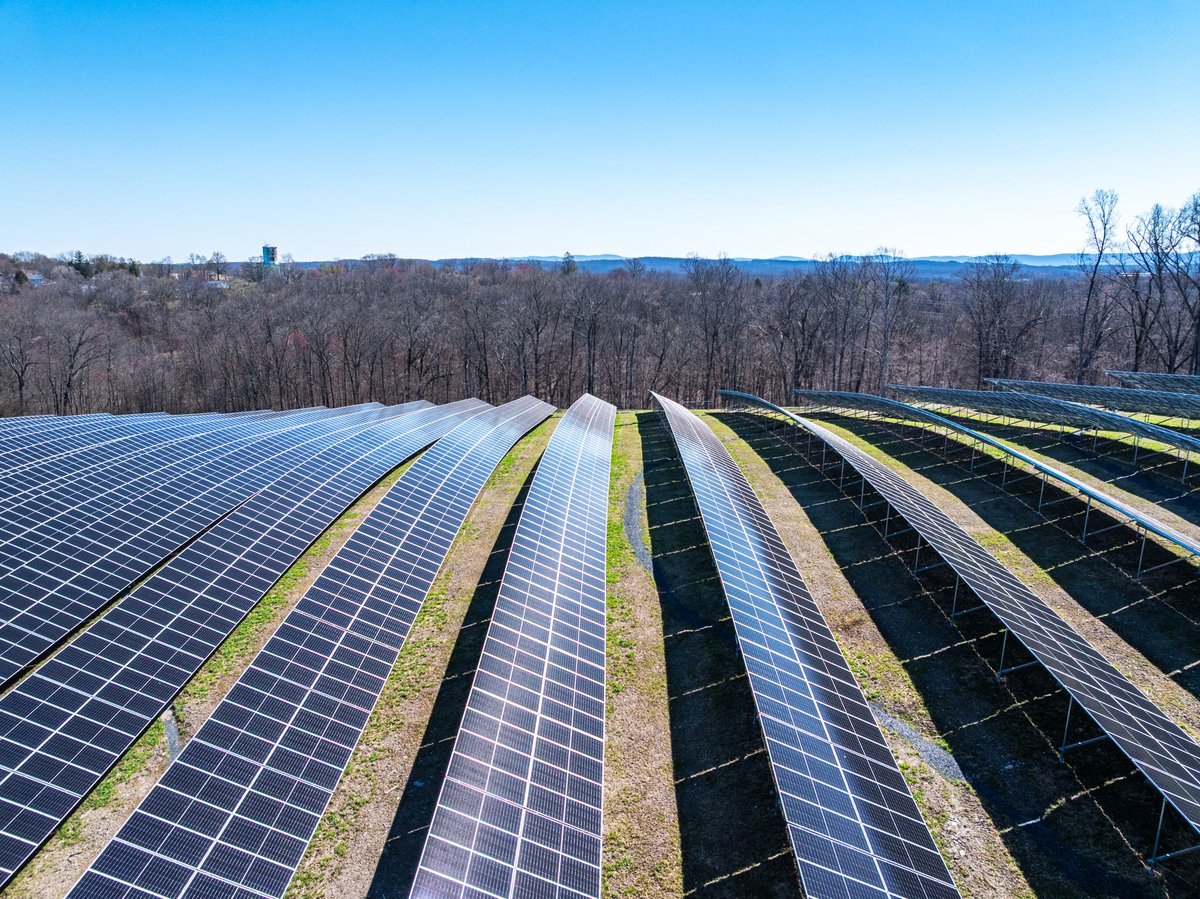 Nexamp's tweet photo. ☀️ Maybrook Solar ☀️
📍Montgomery, NY
🔌 4 MW of #SolarEnergy

#MaybrookSolar #MontgomeryNY #RenewableEnergy #CleanEnergy #Sustainability #GreenEnergy #SolarPower #EnergyIndependence https://t.co/mv84c6MXbU