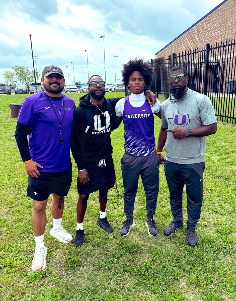 FloresAarrhon's tweet image. Let’s go!!! @JeremiahGreen08 qualifies for Regionals in the long jump! #Athlete #CenTex 🟣⚫️⚪️
📢❗️❗️❗️PR: 22ft6in

 @WacoTribSports @WacoUAthleticBC @CoachTMiles1 @WacoUFootball @CoachCFoster_ @coachsewardjr @CoachGCarp @CoachSoftley @UTPBFootball @UTPBCoachBook @coachfennell09