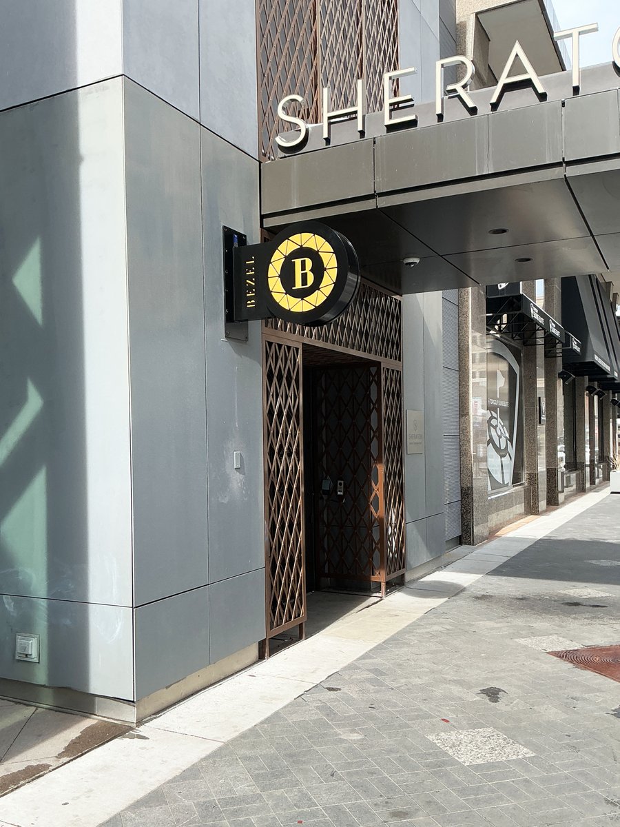 BSCSigns's tweet image. From raw metal to a fully lit push-thru blade sign.

New install for Bezel at the Sheraton in downtown Denver.

Built to stand out where it counts.

#BSCSigns #DenverCO #Signage #BladeSign #CustomSigns