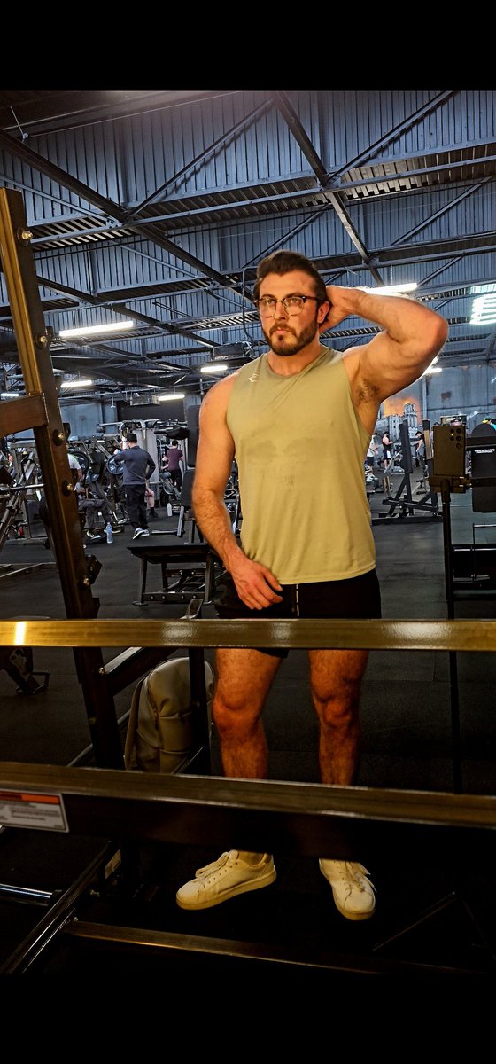 flo_the35577's tweet photo. Dripping in sweat. I can't wait to take it all off and see where else im dripping from. Want to see? https://t.co/ygbeyVara9