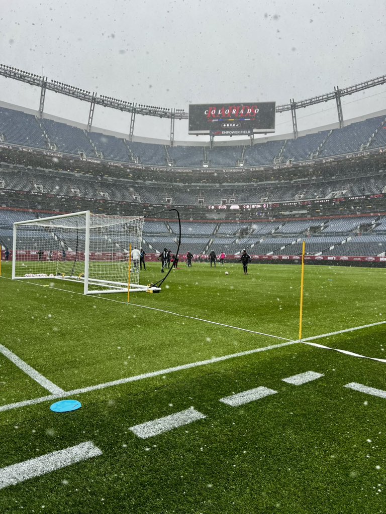 Shapalicious's tweet photo. But can Messi do it on a snowy day in Denver? We find out tomorrow! https://t.co/ubxD0GP9t7