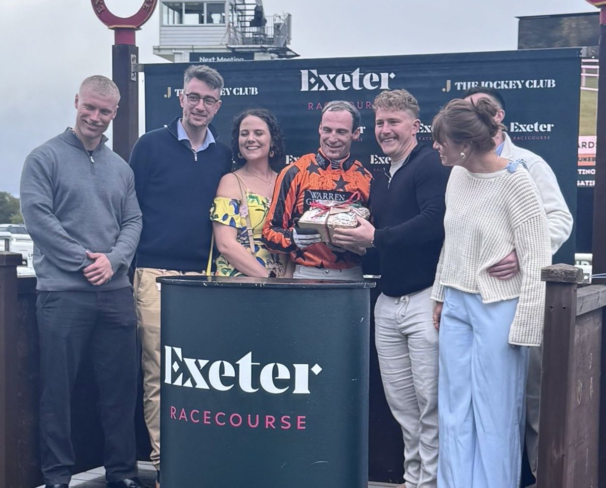 wgreatrexracing's tweet photo. MR JUKEBOX wins impressively on his Handicap Hurdle debut @ExeterRaces under a cool ride from Harry Bannister.
Well done to owners Keeley-Turner and thank you to all the team at home for bringing up our 40th winner of the season!
#nhracing #winners #wgr https://t.co/3MLQiHs9hd