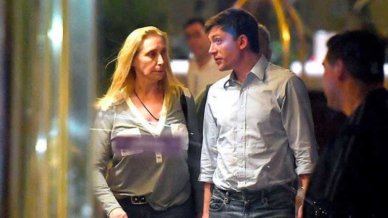 Mientras arde la interna en redes, hay reunión en Casa Rosada entre Karina Milei y Santiago Caputo junto a Adorni para ver cómo proceden en su defensa