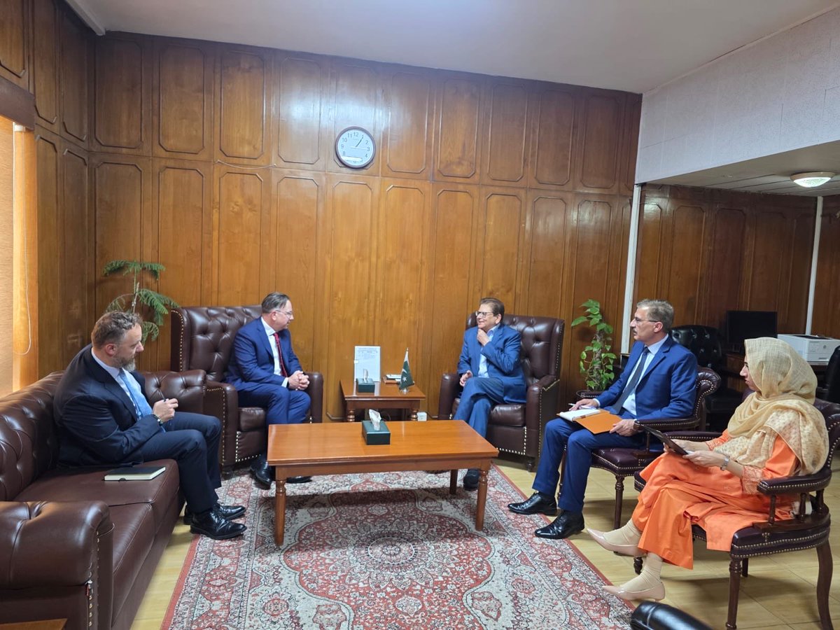 AmbassadorSadiq's tweet photo. Met HE Maciej Pisarski, Ambassador of Poland to Pakistan. Had a productive discussion on regional developments, with a focus on terrorism and international terrorist groups, security, and cross-border terrorist attacks. We agreed that the terror groups are not only a threat for Pakistan and the region but for the countries beyond the region.