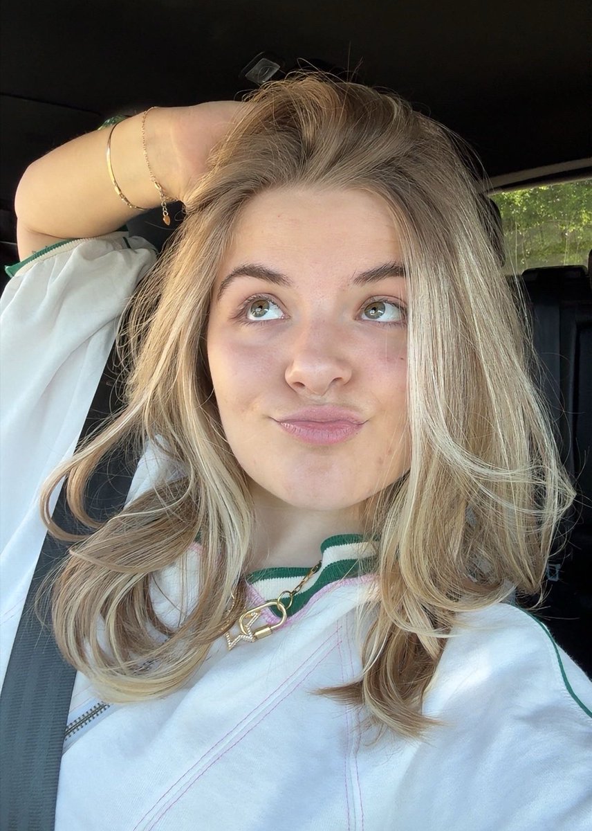 hellloooooo fellow luke landers ❤️❤️❤️❤️❤️❤️❤️❤️❤️ how’s everyone’s friday goin