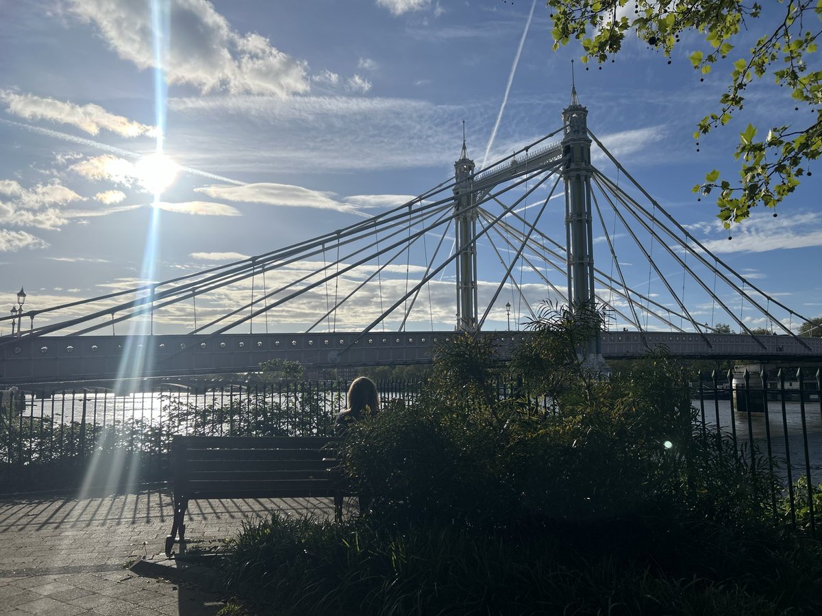 Peaceful sundown at Battersea Bridge
