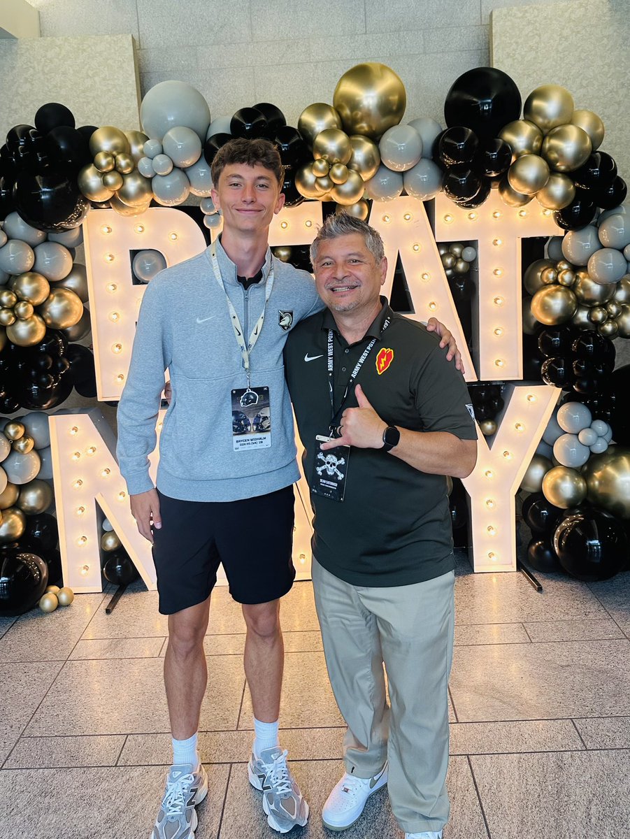 BWFalconKicker's tweet photo. Great to be Home @ArmyWP_Football 

Go ARMYBeat navy🏴‍☠️

@goblackknights @BKKnightNation @SSN_Army @GoArmyWestPoint 

@CoachSaturnio 
@_CoachCat 
@TNoe8 
@coxfalconfootb1 https://t.co/XXYWAWSmZ5