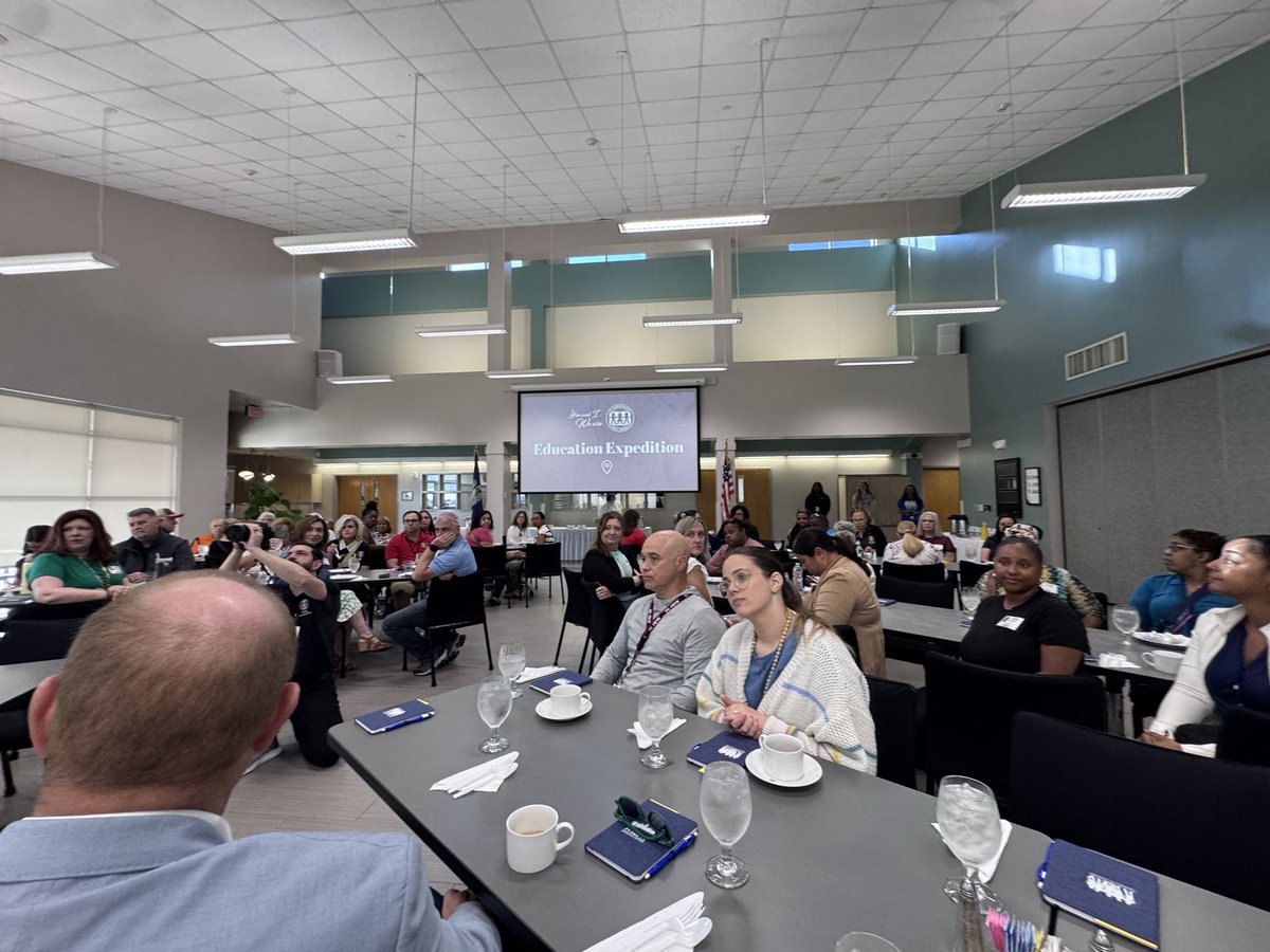 Ken_Oertling's tweet photo. Our Spring Education Expedition showcased the very best of @SCPPS from Pre-K through 12th grade, our community experienced Academics, Arts, and Athletics in action. Proud to highlight the excellence happening across our schools! 💯
#TripleASchoolSystem
#YouBelongHere📍 https://t.co/XTWGAGVYIn