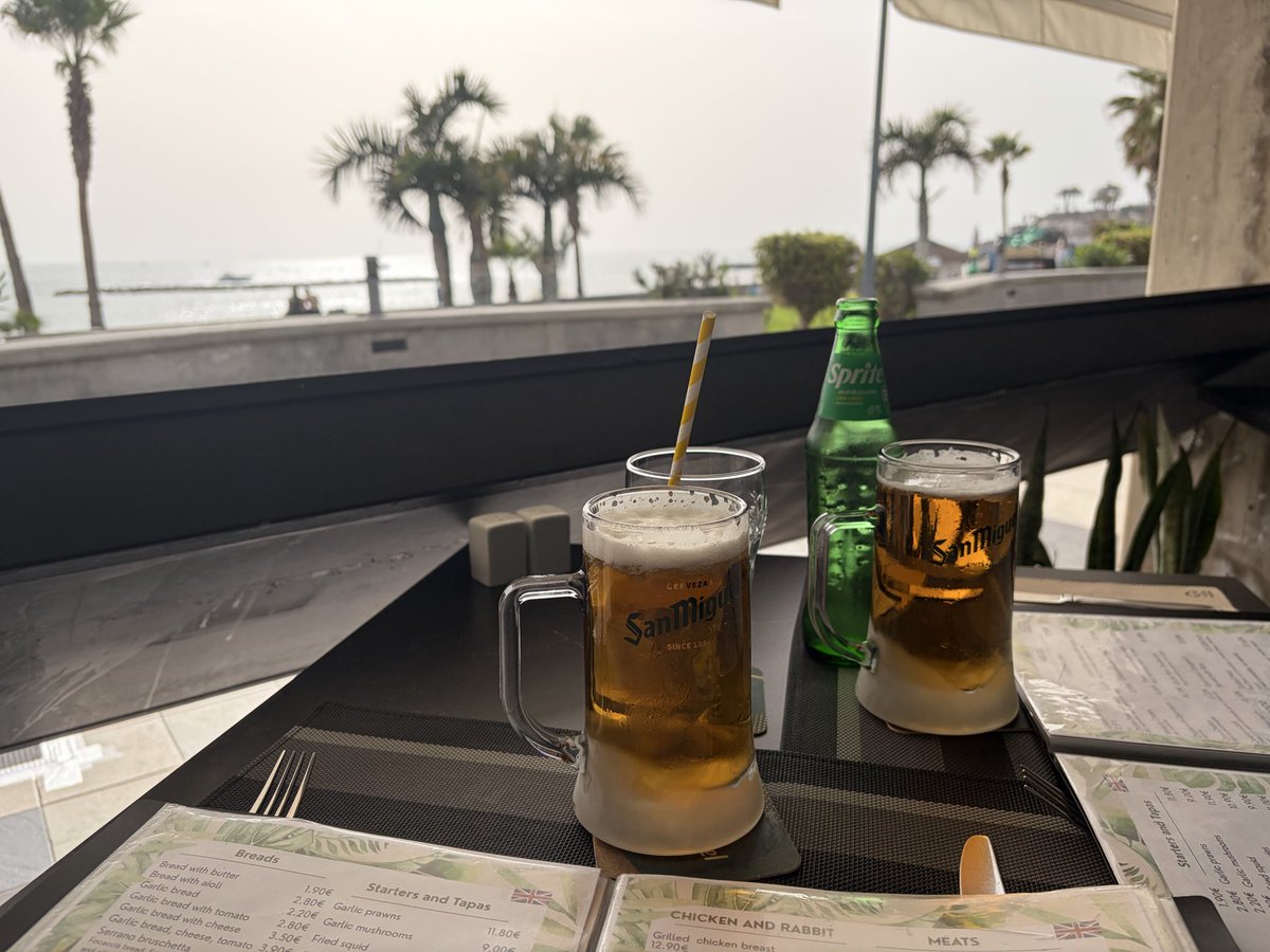 BurpTheWorm's tweet image. Watching on from a far on holiday in Tenerife 
#costaadeje
#tenerifeisskybluetonight