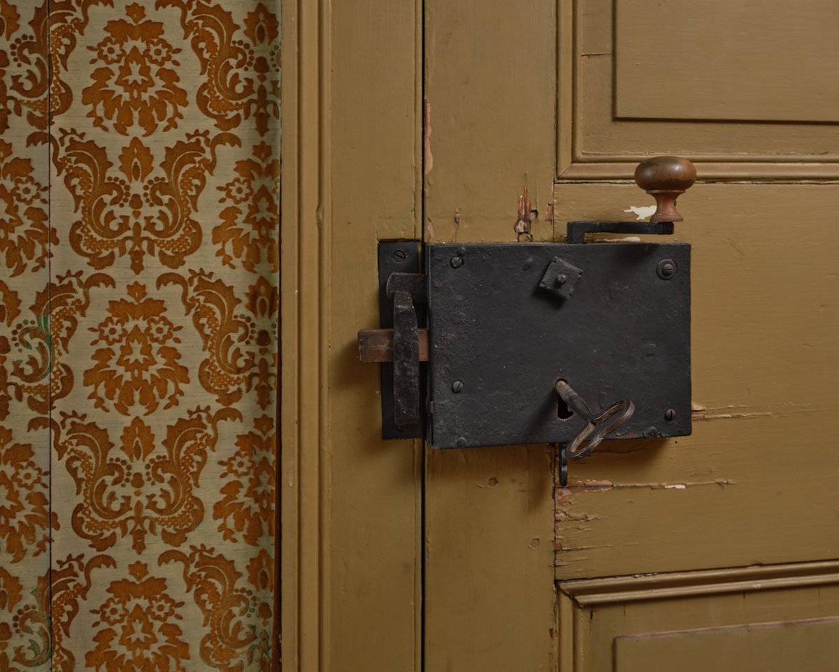 Zillow Gone Wild 🏡 tweet media