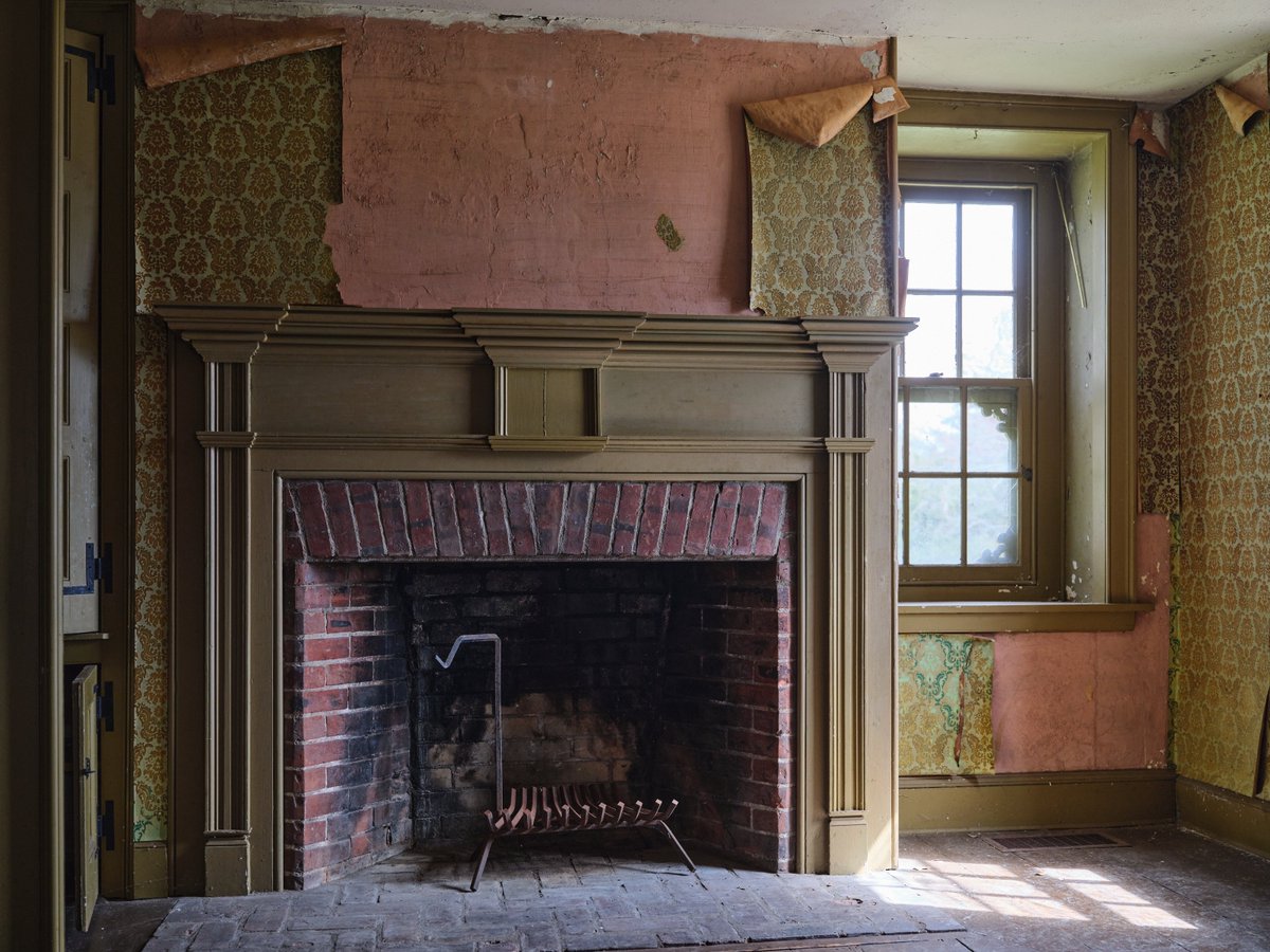 Zillow Gone Wild 🏡 tweet media