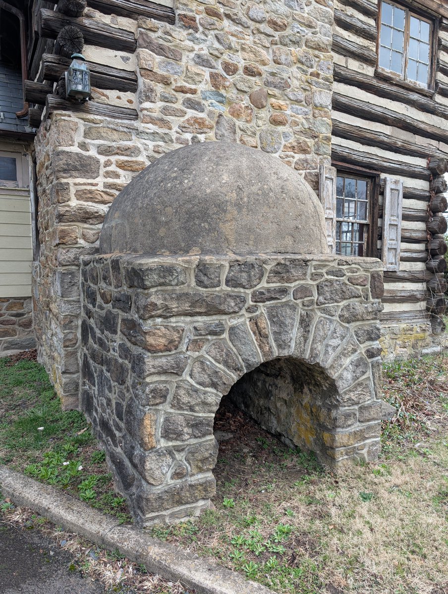 Zillow Gone Wild 🏡 tweet media