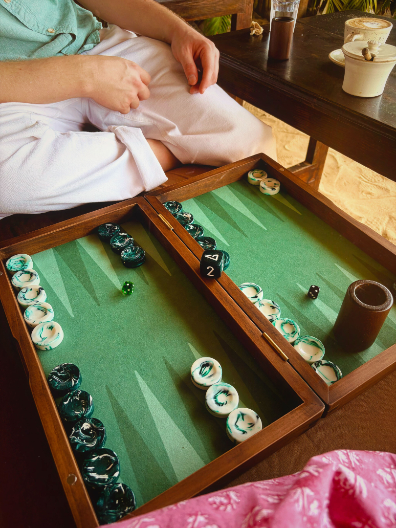 BGammonGalaxy's tweet photo. Earth Board out on a mini adventure ☀️🌊🎲
.
.
.
.
#backgammon #backgammonboard #beach #tavla https://t.co/gH17KtDPap